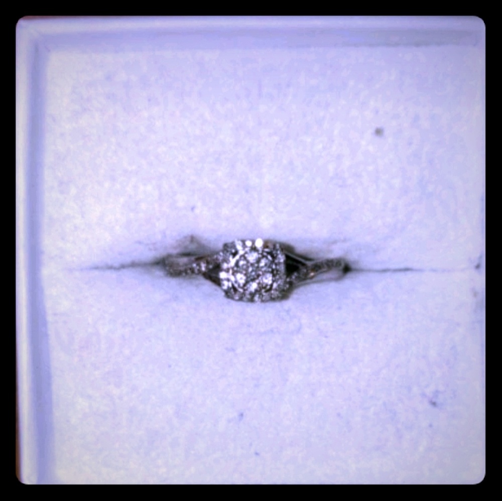 1/5 carrot diamond ring 7.5 size